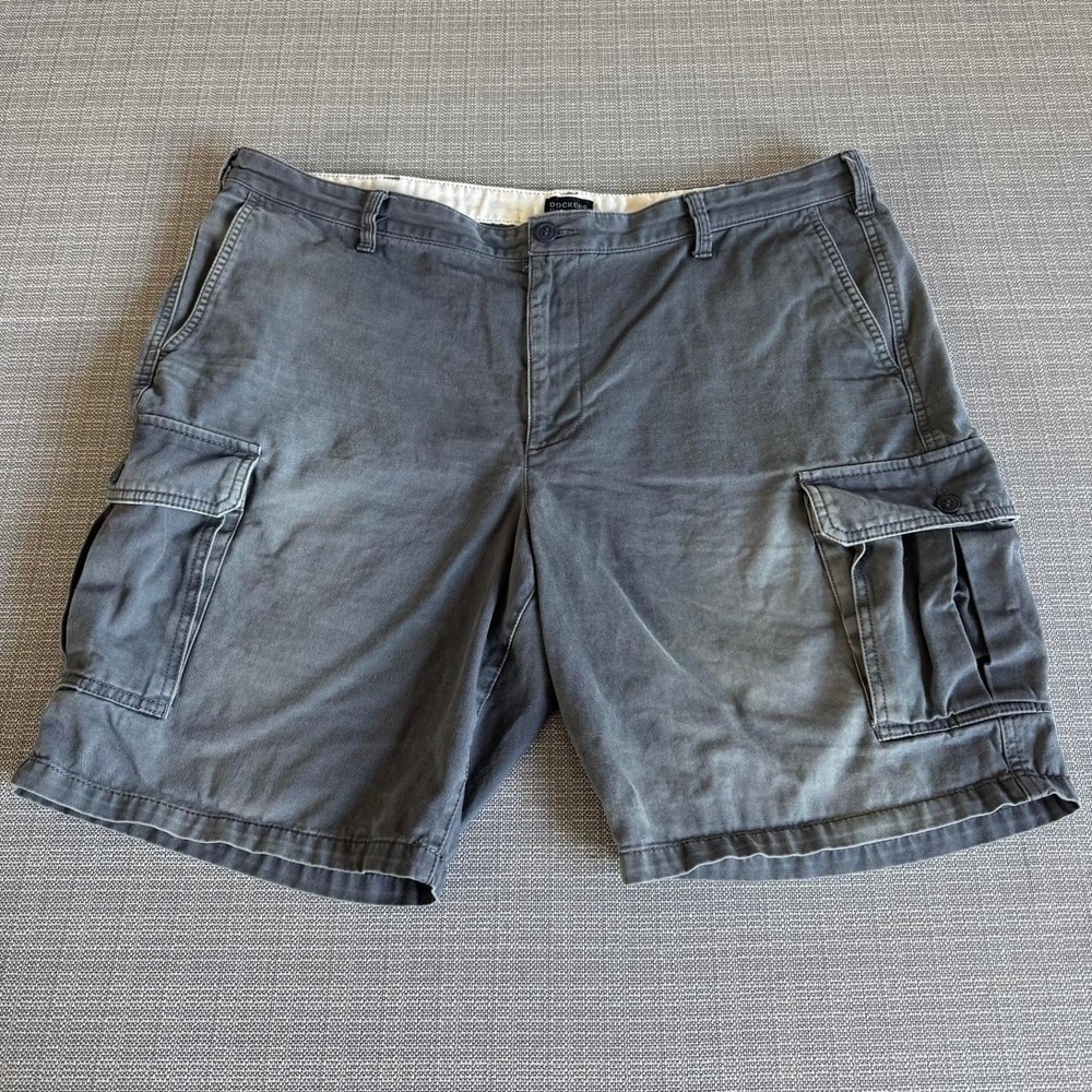 Dockers gray cargo shorts size 42